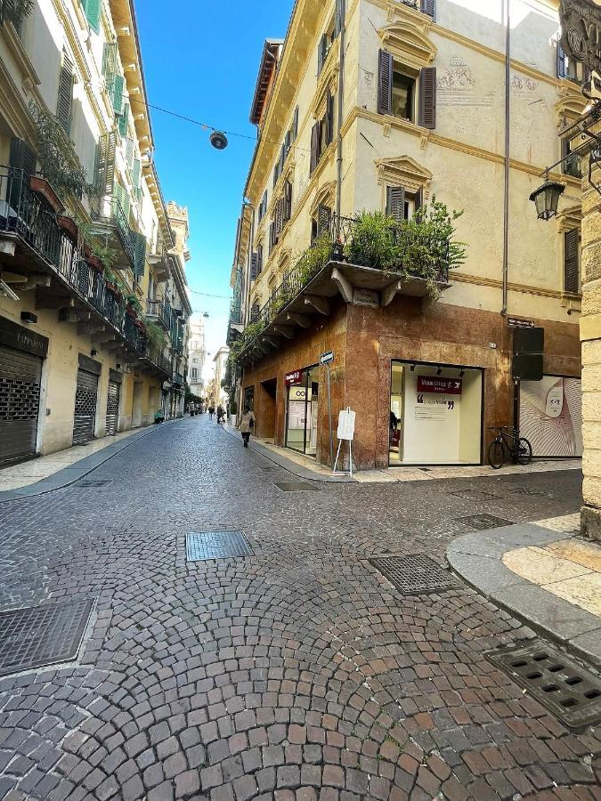 Magnolia Home - Piazza Delle Erbe Verona Exteriör bild