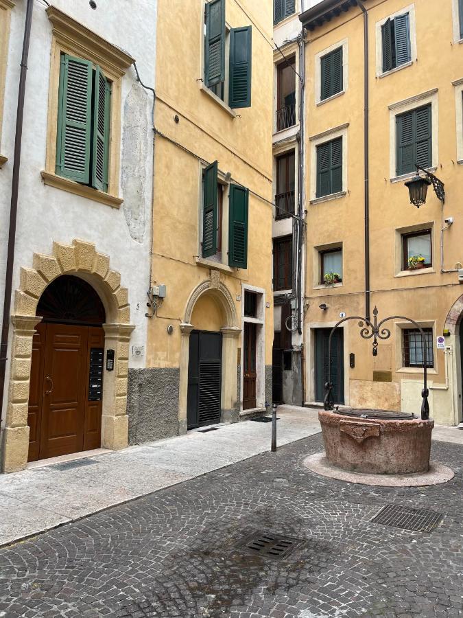 Magnolia Home - Piazza Delle Erbe Verona Exteriör bild