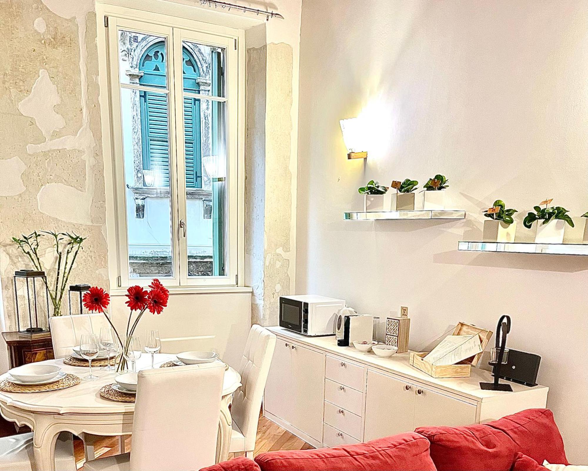 Magnolia Home - Piazza Delle Erbe Verona Exteriör bild