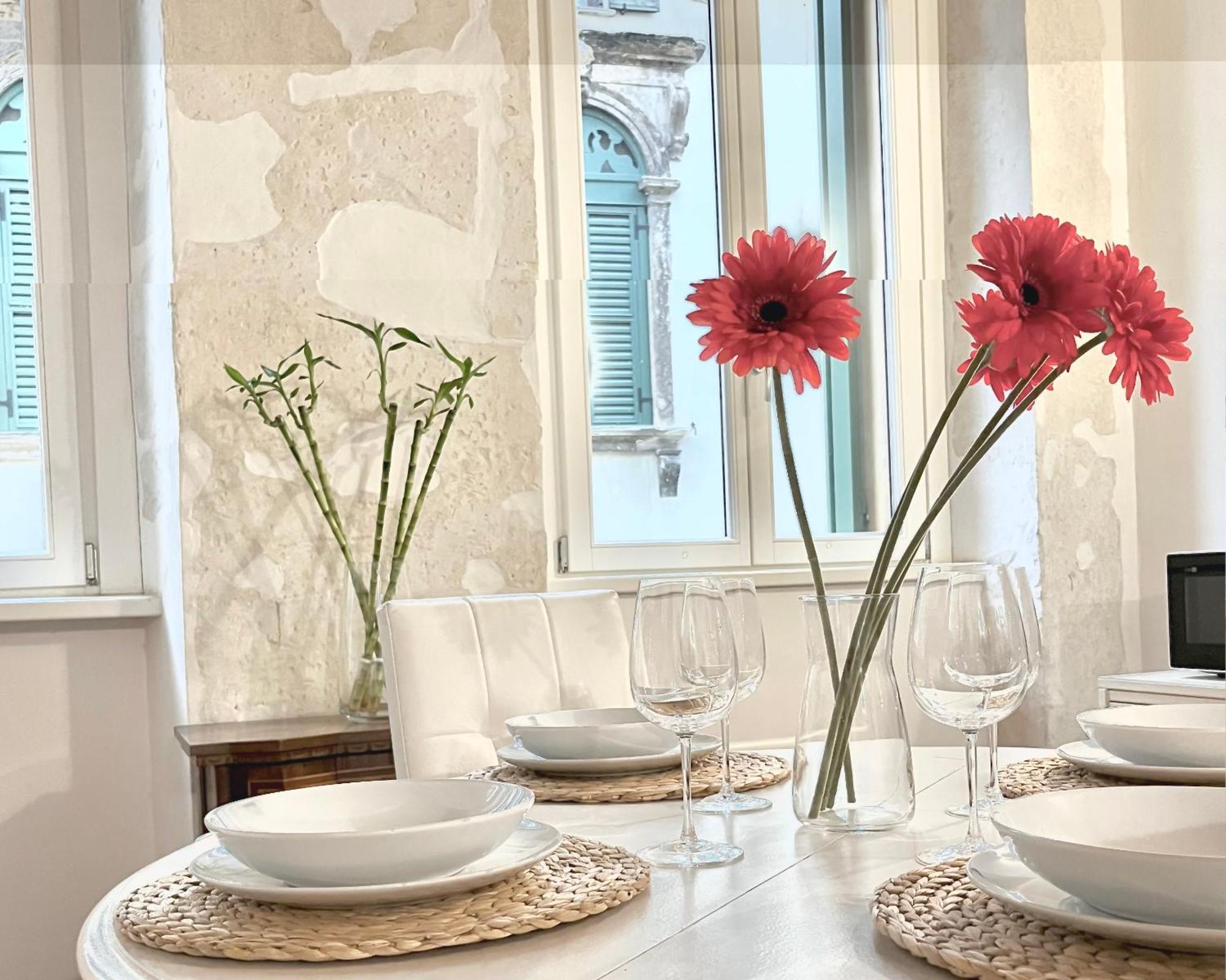 Magnolia Home - Piazza Delle Erbe Verona Exteriör bild